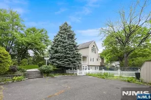 816 Pascack Rd, Paramus, NJ 07652 - Photo 22