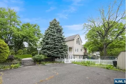 816 Pascack Road, Paramus, NJ 07652 - Photo 22