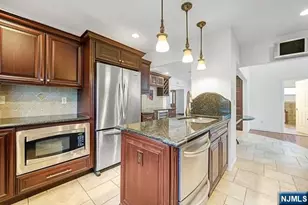 816 Pascack Rd, Paramus, NJ 07652 - Photo 8