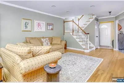 65 Forsythia Lane, Paramus, NJ 07652 - Photo 6