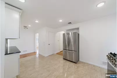 495 Bluff Road, Fort Lee, NJ 07024 - Photo 6