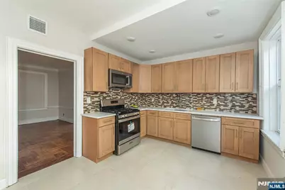 9-15 Vernon Avenue 2 #2, Newark, NJ 07108 - Photo 8