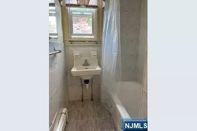 63 Manchester Avenue C #C, North Haledon, NJ 07508 - Photo 4