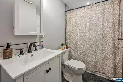 84 Westervelt Place, Lodi, NJ 07644 - Photo 8