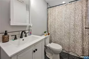 84 Westervelt Pl, Lodi, NJ 07644 - Photo 8