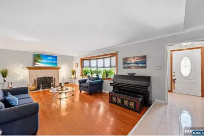136 Van Buskirk, Teaneck Township, NJ 07666 - Photo 6