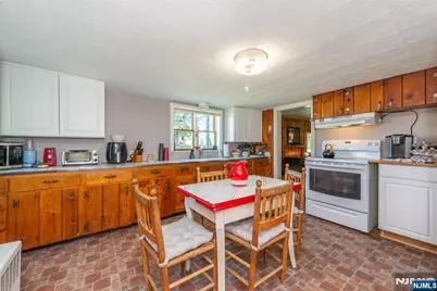 41-87 Mountain Road, Hamburg, NJ 07419 - Photo 14