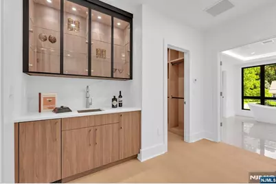 391 Burnet Place, Paramus, NJ 07652 - Photo 26