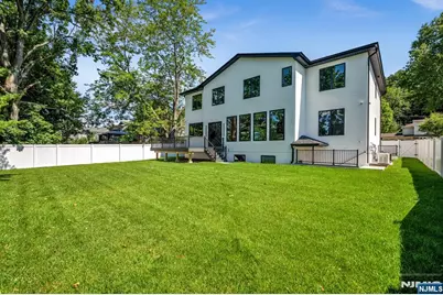 391 Burnet Place, Paramus, NJ 07652 - Photo 48
