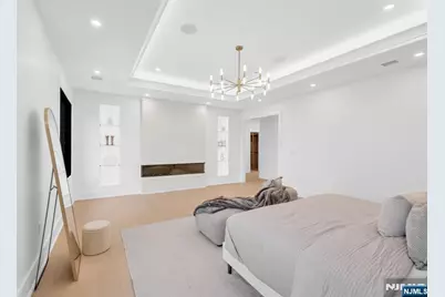 391 Burnet Place, Paramus, NJ 07652 - Photo 22