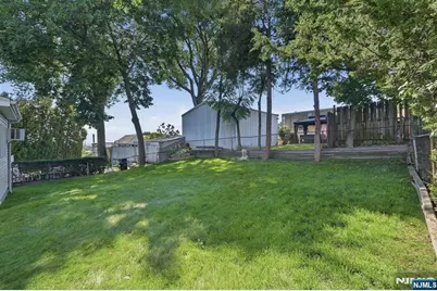270 Coolidge Avenue, Hasbrouck Heights, NJ 07604 - Photo 36