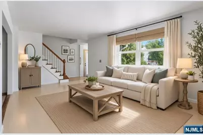 270 Coolidge Avenue, Hasbrouck Heights, NJ 07604 - Photo 2