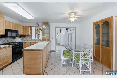 270 Coolidge Avenue, Hasbrouck Heights, NJ 07604 - Photo 8