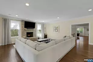 42 Warren Ln, Alpine, NJ 07620 - Photo 12
