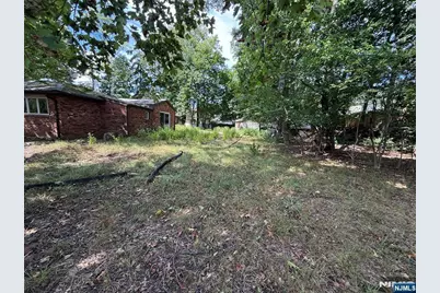 380 5th Court, River Edge, NJ 07661 - Photo 8