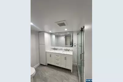 200 Grand Cove Way 3H #3H, Edgewater, NJ 07020 - Photo 16