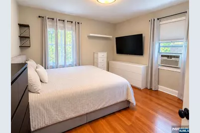 2337 Hudson Terrace E12 #E12, Fort Lee, NJ 07024 - Photo 10