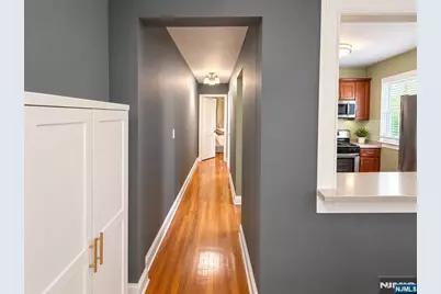 2337 Hudson Terrace E12 #E12, Fort Lee, NJ 07024 - Photo 6