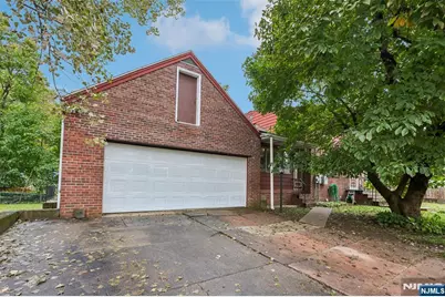 513 Chestnut Place, Teaneck Township, NJ 07666 - Photo 6