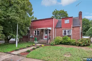 513 Chestnut Pl, Teaneck Township, NJ 07666 - Photo 4