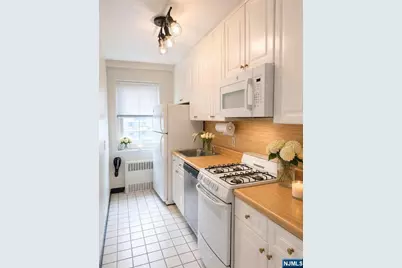 280 Prospect Avenue 5D #5D, Hackensack, NJ 07601 - Photo 16