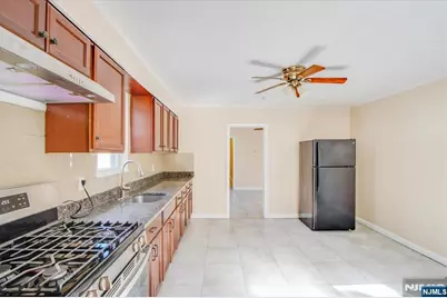 37 Newark Pompton Turnpike, Little Falls Township, NJ 07424 - Photo 16