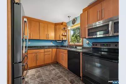 45 Sunset Road, Bloomingdale, NJ 07403 - Photo 10