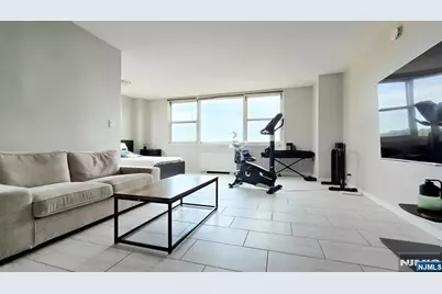 201 Bridge Plaza 9G #9G, Fort Lee, NJ 07024 - Photo 1