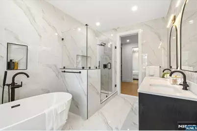 389 Mercer Avenue, River Edge, NJ 07661 - Photo 26
