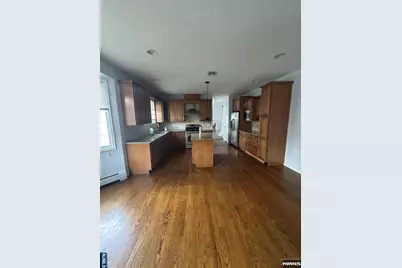 212 Cliff Street 2 #2, Cliffside Park, NJ 07010 - Photo 4