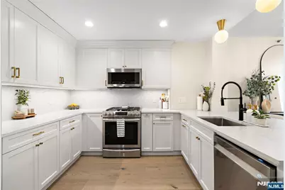 1125 Maxwell Lane 434-436 #434-436, Hoboken, NJ 07030 - Photo 2