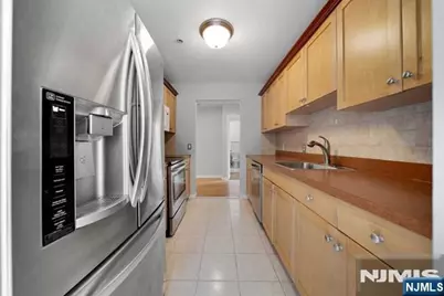 547 Gorge Road 2D #2D, Cliffside Park, NJ 07010 - Photo 10