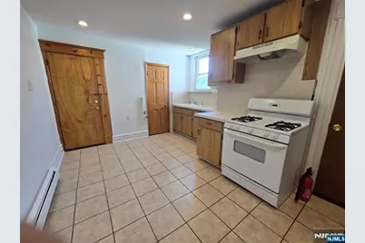 162 Kearny Avenue 4 #4, Kearny, NJ 07032 - Photo 4