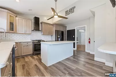 197 Krone Place, Hackensack, NJ 07601 - Photo 6