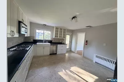 1069 Palisade Avenue, Fort Lee, NJ 07024 - Photo 8