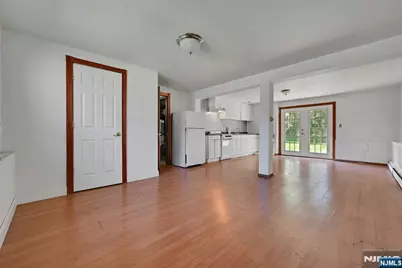 347 Chestnut Avenue, South Hackensack Township, NJ 07606 - Photo 22