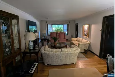 365 Lake Street, Upper Saddle River, NJ 07458 - Photo 2