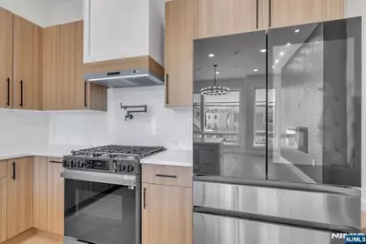 206 Clendenny Avenue 1 #1, Jersey City, NJ 07304 - Photo 4