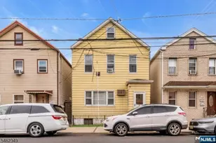 29 Kossuth St, Newark, NJ 07105 - Photo 1
