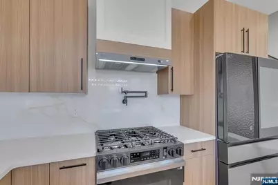 206 Clendenny Avenue 2 #2, Jersey City, NJ 07304 - Photo 4