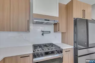 206 Clendenny Ave 2, Jersey City, NJ 07304 - Photo 4