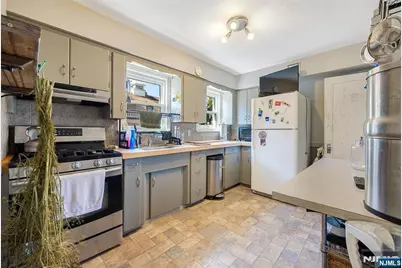 384 Main Avenue, Wallington, NJ 07057 - Photo 12