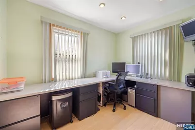 384 Main Avenue, Wallington, NJ 07057 - Photo 10