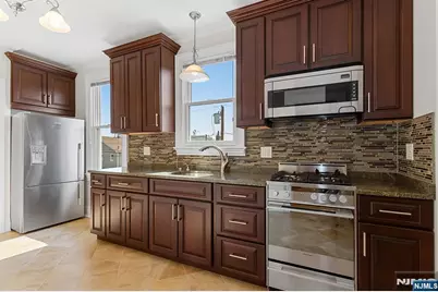 327 Lilac Lane 2 #2, Carlstadt, NJ 07072 - Photo 12