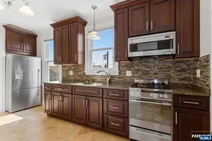 327 Lilac Ln 2, Carlstadt, NJ 07072 - Photo 12