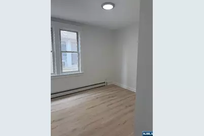 237 Day Avenue, Cliffside Park, NJ 07010 - Photo 4