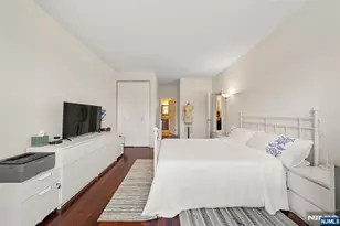 100 Grand Cove Way 5H, Edgewater, NJ 07020 - Photo 10
