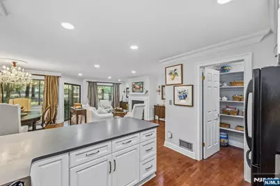 179 Redwood Court 11 #11, Ramsey, NJ 07446 - Photo 6