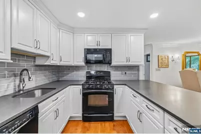 179 Redwood Court 11 #11, Ramsey, NJ 07446 - Photo 8