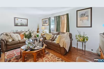 72-74 Fournier Crescent, Elmwood Park, NJ 07407 - Photo 28